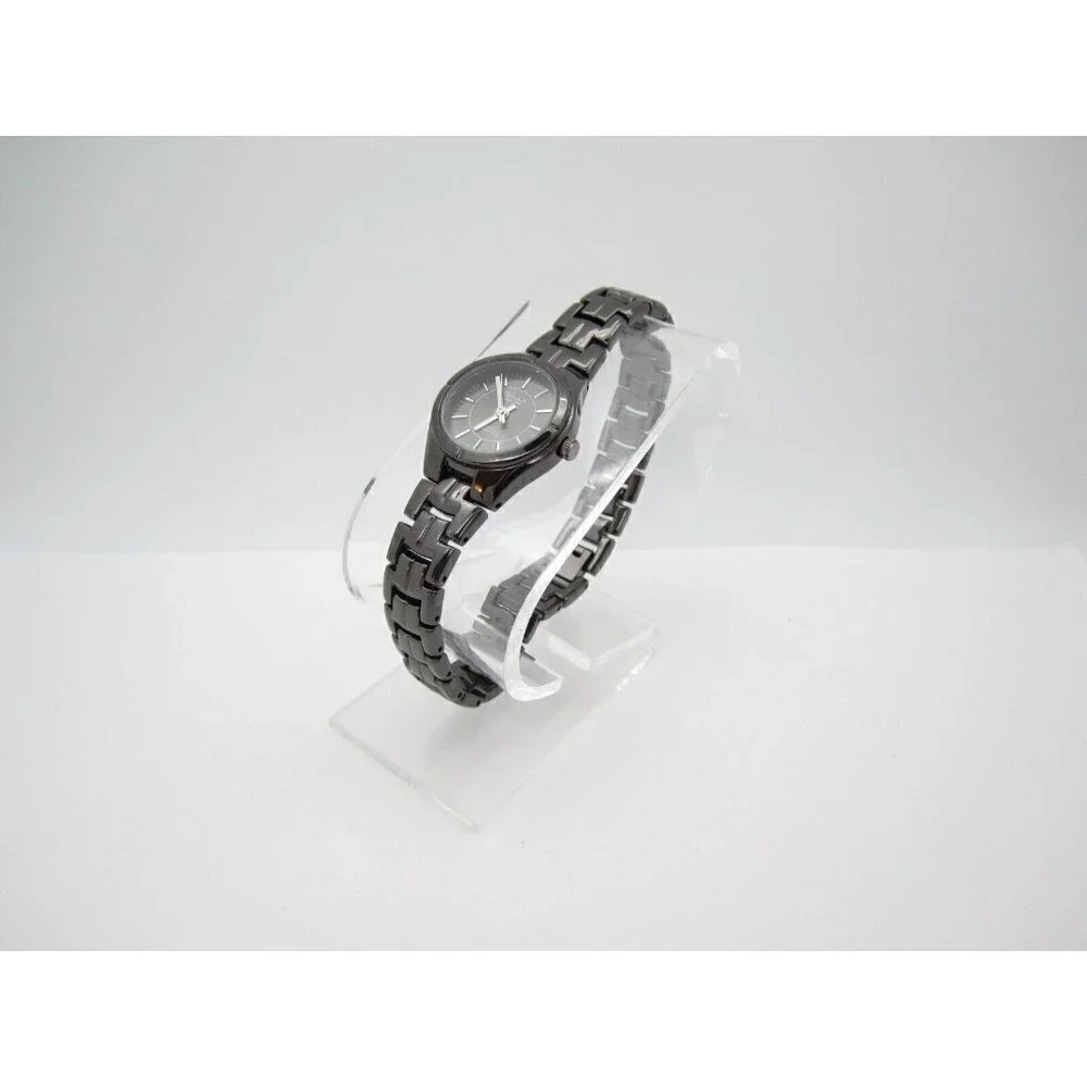 Women QMax Quartz WR Analog‎ 25mm Dial Causal Round Watch (F637)